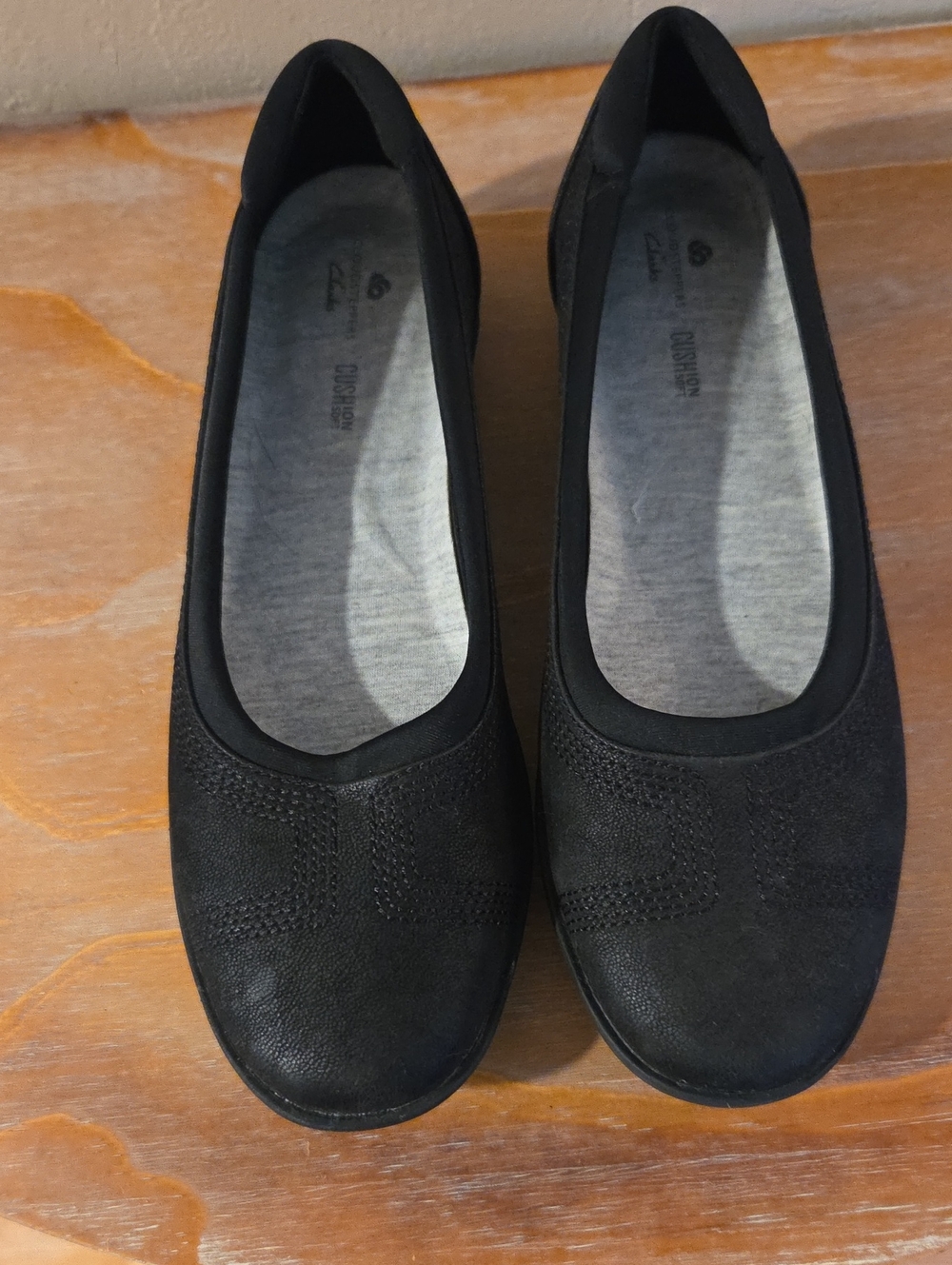 Cloudsteppers by Clarks Black Slip-On Ballet Flats Size 7